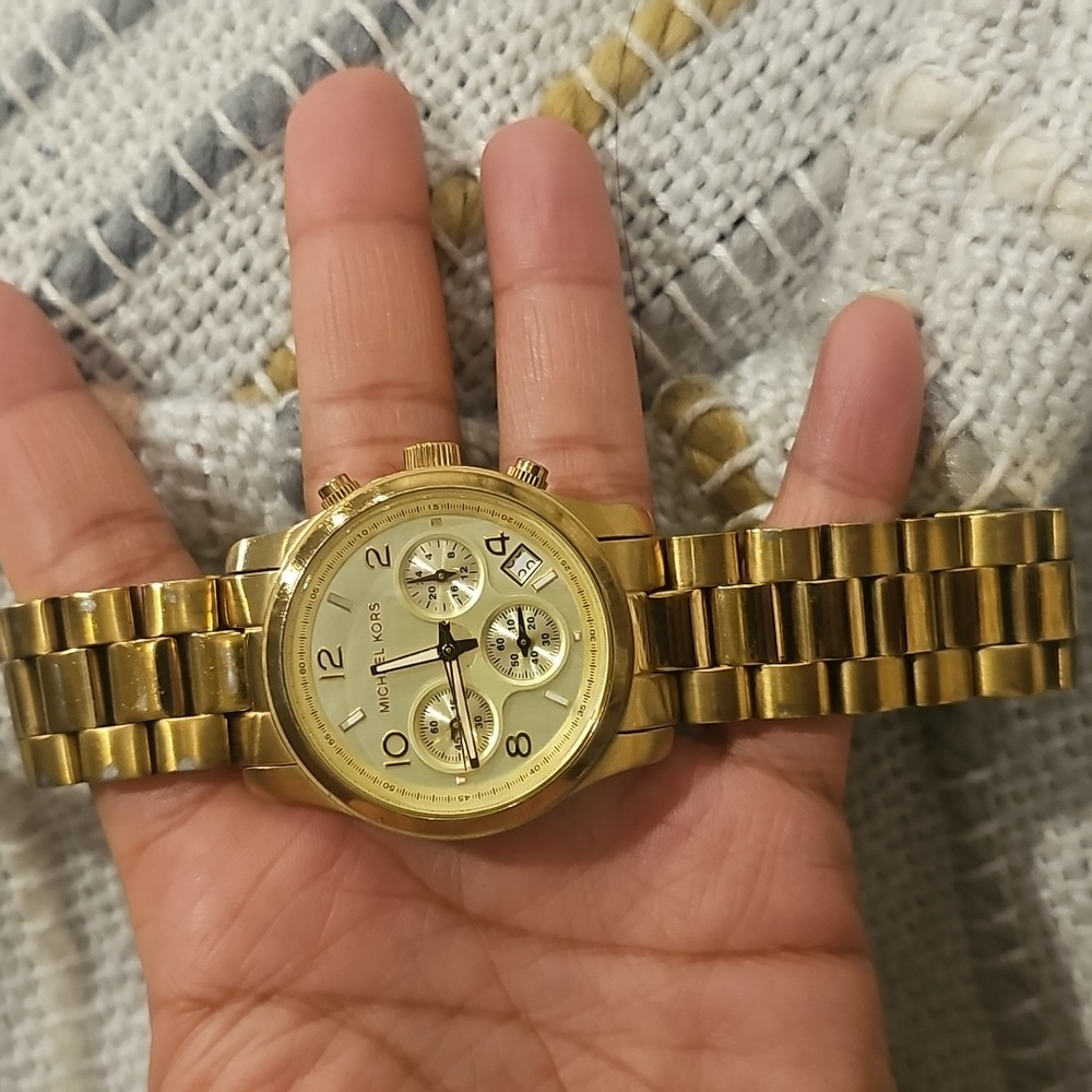 Michael Kors Watch - Picture 2 of 7